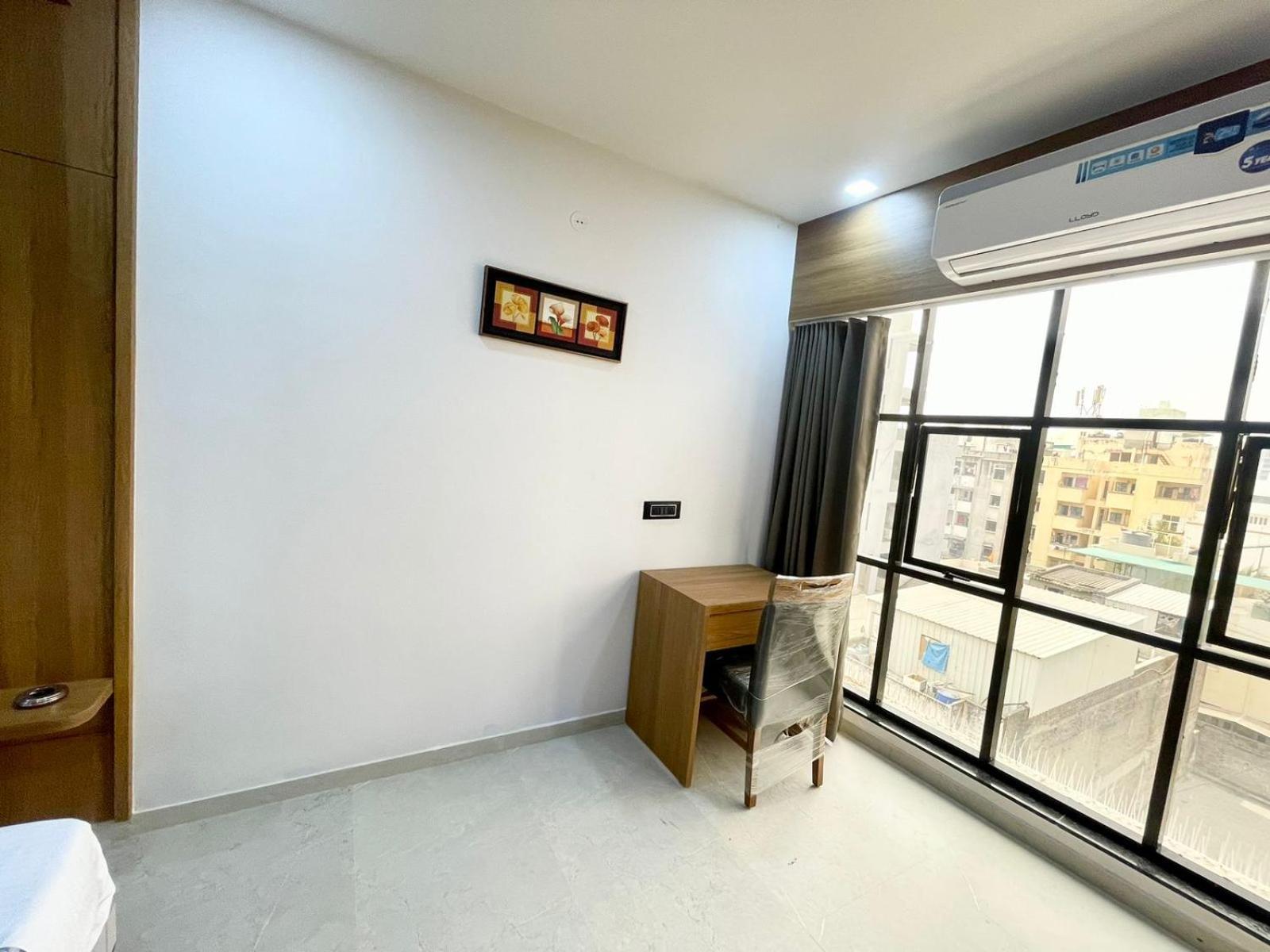 Hotel Royal Elite Rajkot Exterior photo