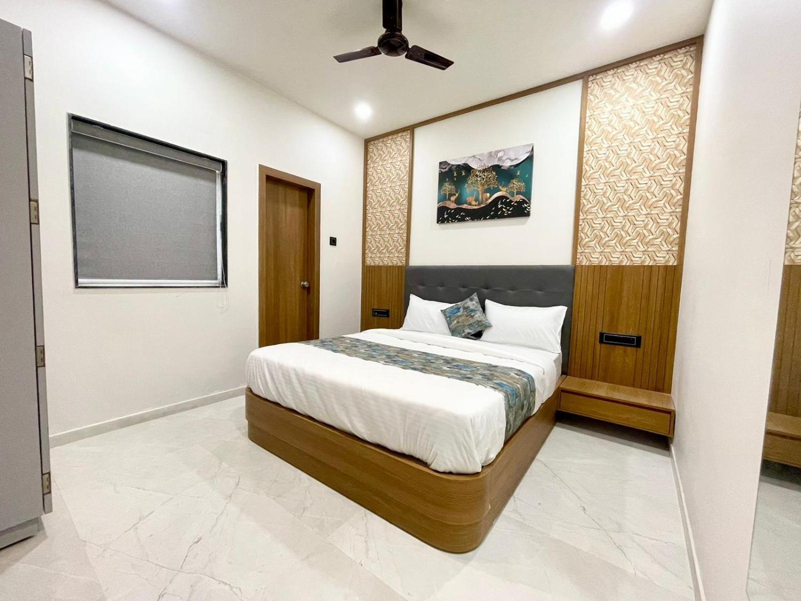 Hotel Royal Elite Rajkot Exterior photo